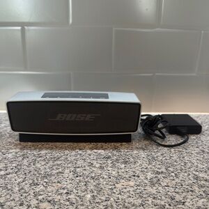 Bose SoundLink Mini Portable Speaker with Charging Base Cradle